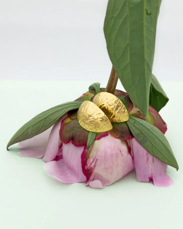 Enchanting oddity | Gold